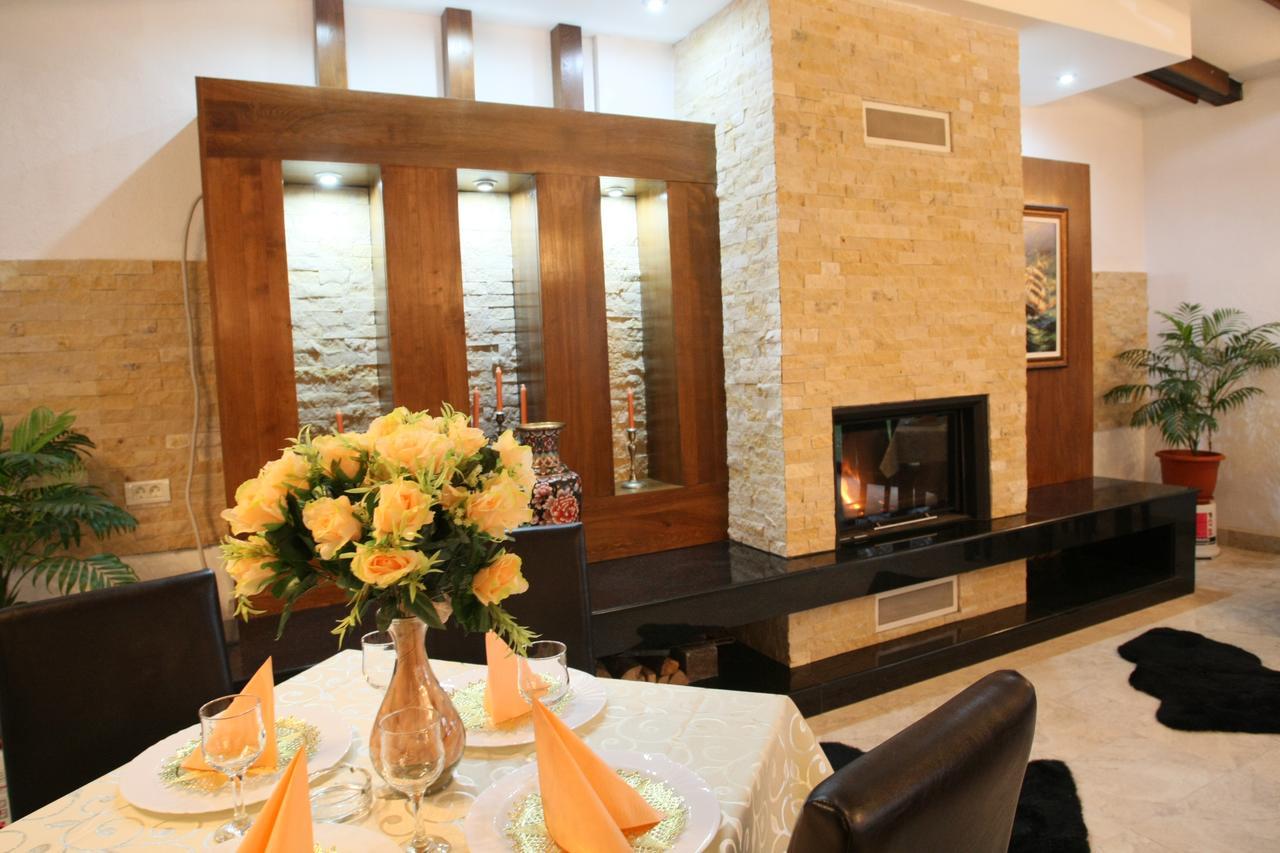 Hotel Roco Izvin Exterior foto