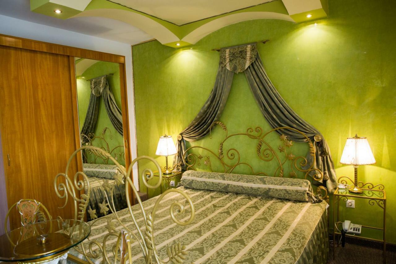 Hotel Roco Izvin Exterior foto