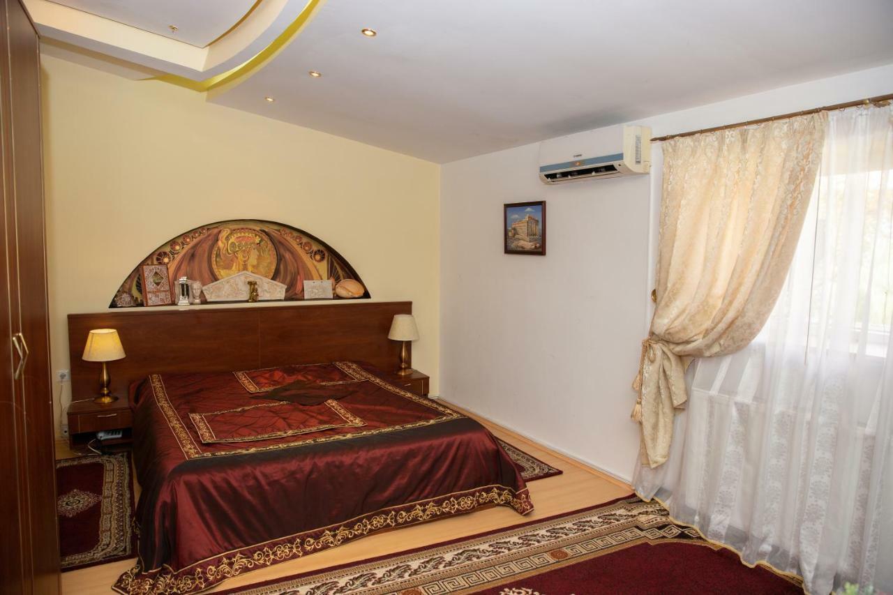 Hotel Roco Izvin Exterior foto
